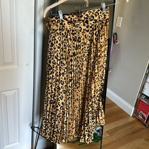 Leopard print flowy midi skirt NWT